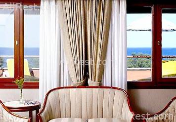 Renaissance Antalya Beach Resort & Spa 6